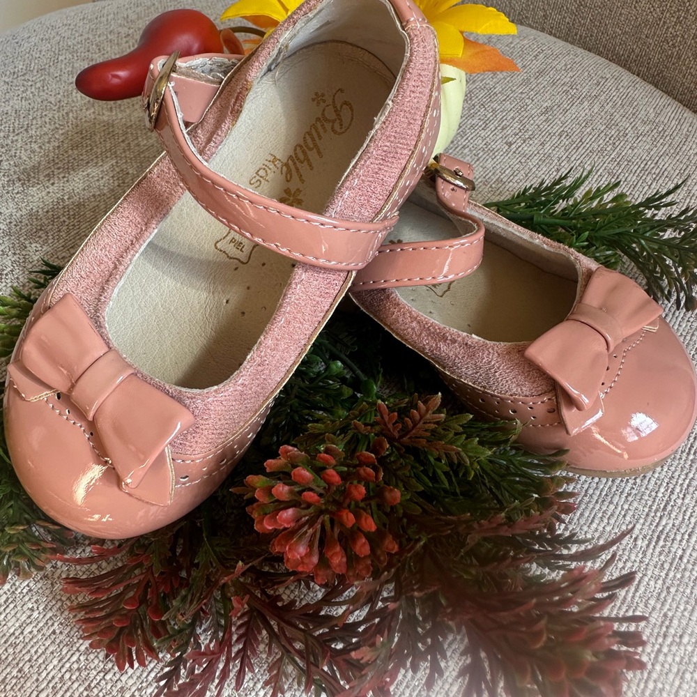 Stylish Pink Kids Shoes with Bow